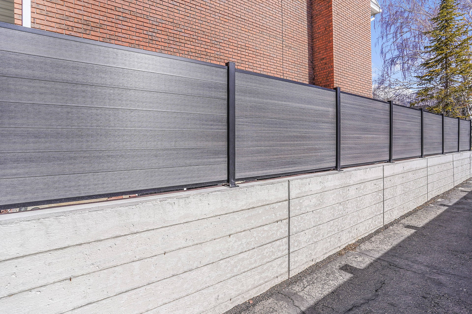 Composite Privacy Fence: Is It Worth the Cost?, image size:1920x1281