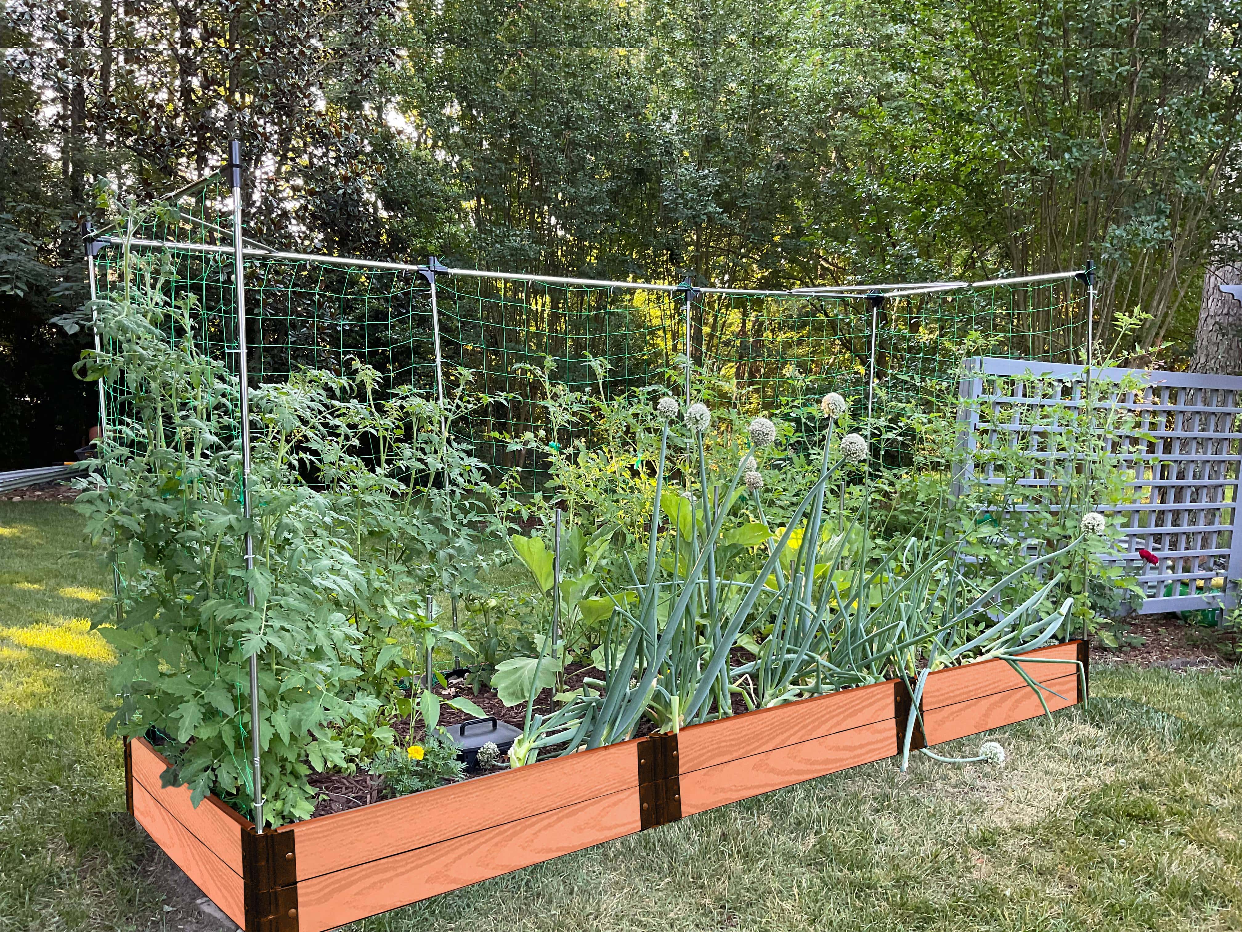 patio planter trellis 4' x 12' Raised Composite Wall Garden Bed with Trellis Classic Sienna / 2" / 11"